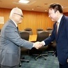 복지장관, 日 후생노동성 장관 만나 의사 인력 확충 방안 논의