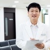 등·허리 통증, 만성화되기 전 정형외과 찾아야