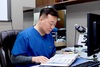 갑작스러운 옆구리 통증, 요로결석 의심하고 비뇨기과 찾아야