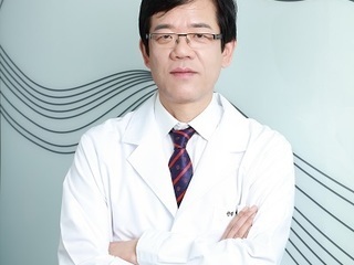 “극한 폭염에 겨드랑이 암내 걱정된다면 액취증 수술 고려해 봐야”