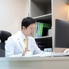 탈모 심해지는 겨울철, 모발이식 고민 늘어나는 이유