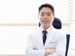 [칼럼] 백내장과 노안의 차이, 치료시기 늦어지면 합병증 유발시켜 안과 검진 중요