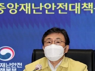 권덕철 “오미크론 점유율 10% 내외…설연휴가 분수령”