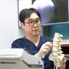 “등‧허리에서 발생하는 정형외과적 통증, 비수술 치료로 만성화하기 전 바로잡아야”