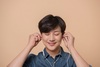 “이어폰 ‘소음 제거’ 기능, 청력 보호에 도움”