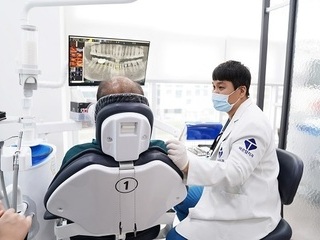 치과 임플란트 필요한데 잇몸뼈 부족하다면 뼈이식이 우선
