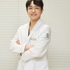 비수술 피부과 시술로 비절개 눈밑지방재배치하려면?