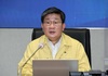 내일부터 영업시간 11시·사적모임 6인까지…전해철 “자영업·소상공인 어려움 고려”